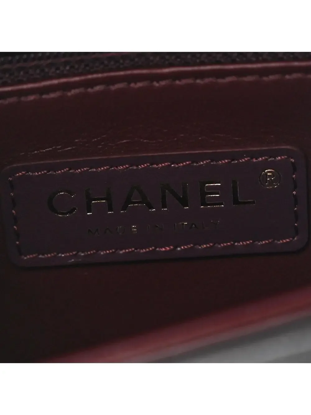 CHANEL indulge timeless